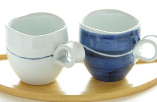 砥部焼 白いマグカップと