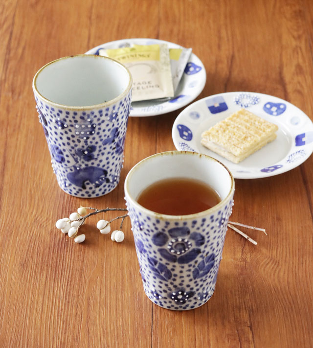 花ちらしドットのフリーカップ お茶の時間