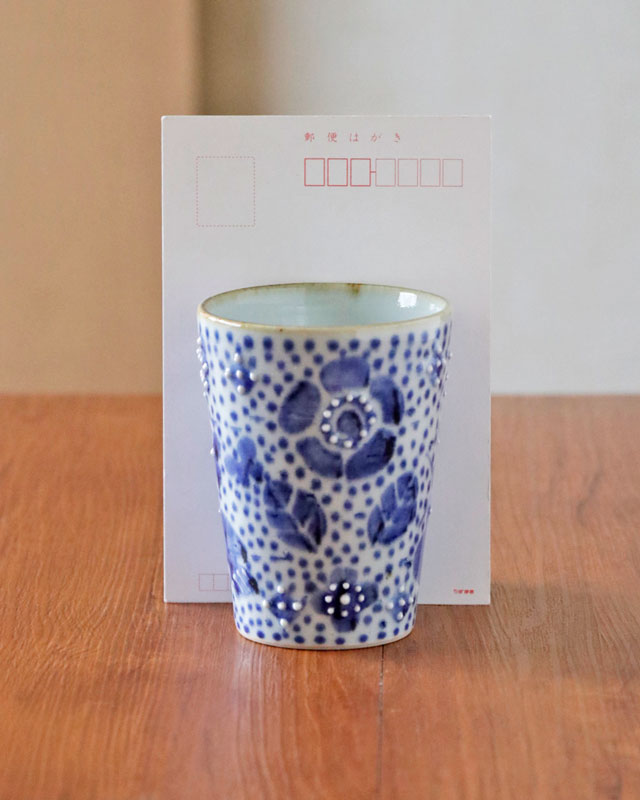 花ちらしドットのフリーカップ ハガキサイズ比較