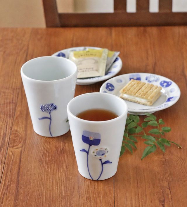 花のフリーカップ お茶の時間
