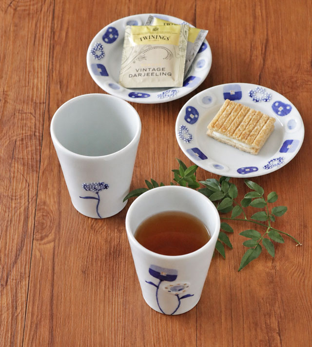 花のフリーカップ 食卓コーディネート