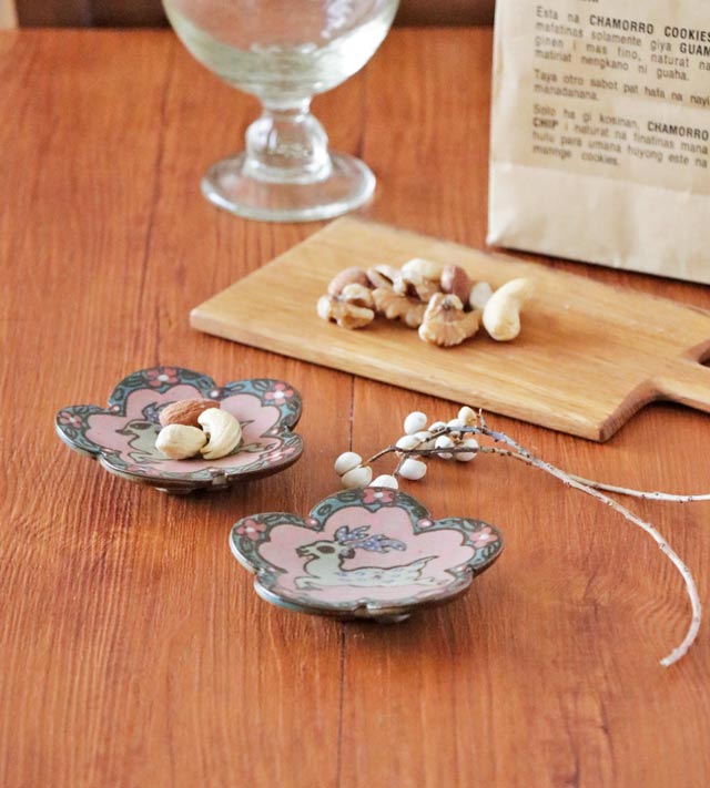シカの花型小皿 食卓コーディネート