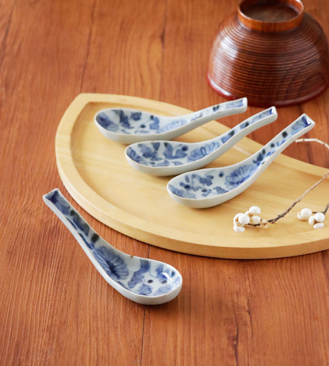 菊唐草のれんげ どんぶりに添えて