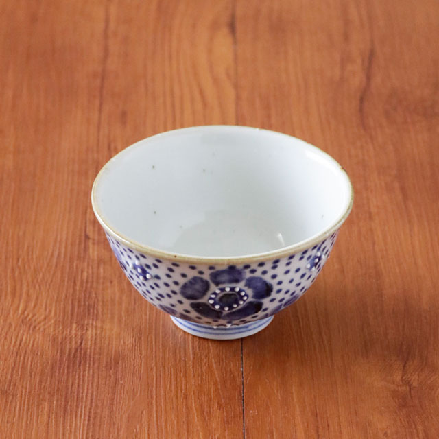 花鳥ちらしの茶碗(大)の全体