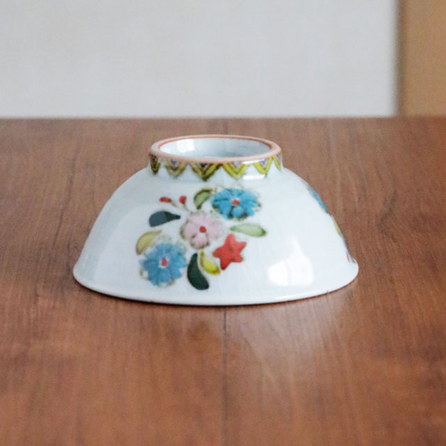 伏せて置かれたお茶碗