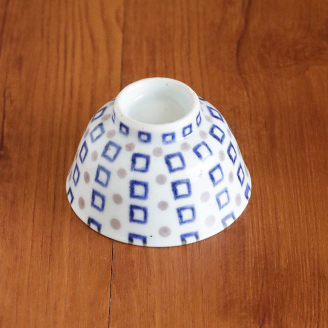 伏せて置かれたお茶碗