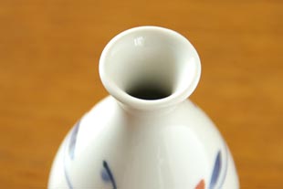 砥部焼・千山窯 上絵とんぼの徳利の注ぎ口
