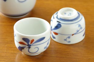 砥部焼・千山窯 上絵とんぼの盃