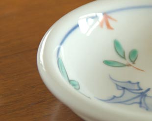 砥部焼・陶房遊 花ちらしの玉ぶち鉢(4寸)の縁