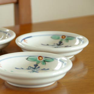 砥部焼・陶房遊 花ちらしの玉ぶち鉢(4寸)を横から見て