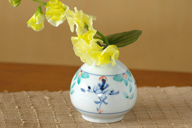 砥部焼・陶房遊　花ちらしのぷっくり花器
