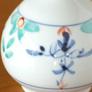 砥部焼・陶房遊 花ちらしのぷっくり花器の絵柄