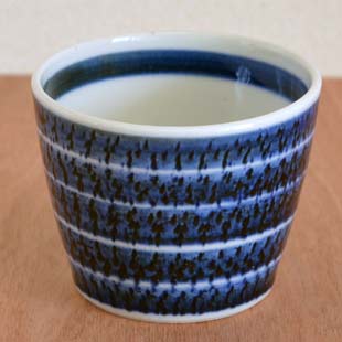砥部焼 駒とびかんなのそばちょこ