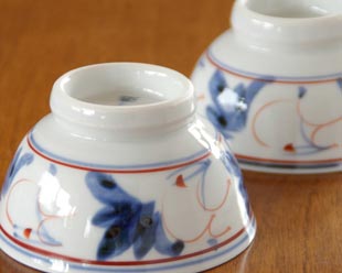砥部焼・陶房遊　しだ紋の茶碗(小)を伏せて