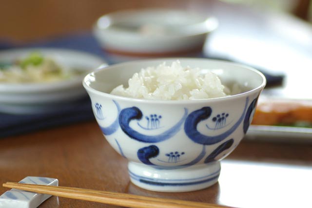 和食器・砥部焼 つばきの茶碗(小)