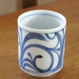 砥部焼・梅山窯 からくさの筒湯呑