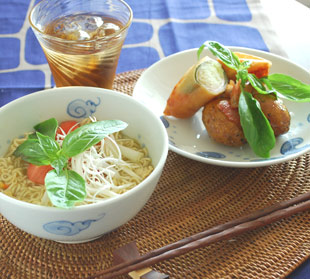砥部焼・陽貴窯 6寸丸皿と小丼